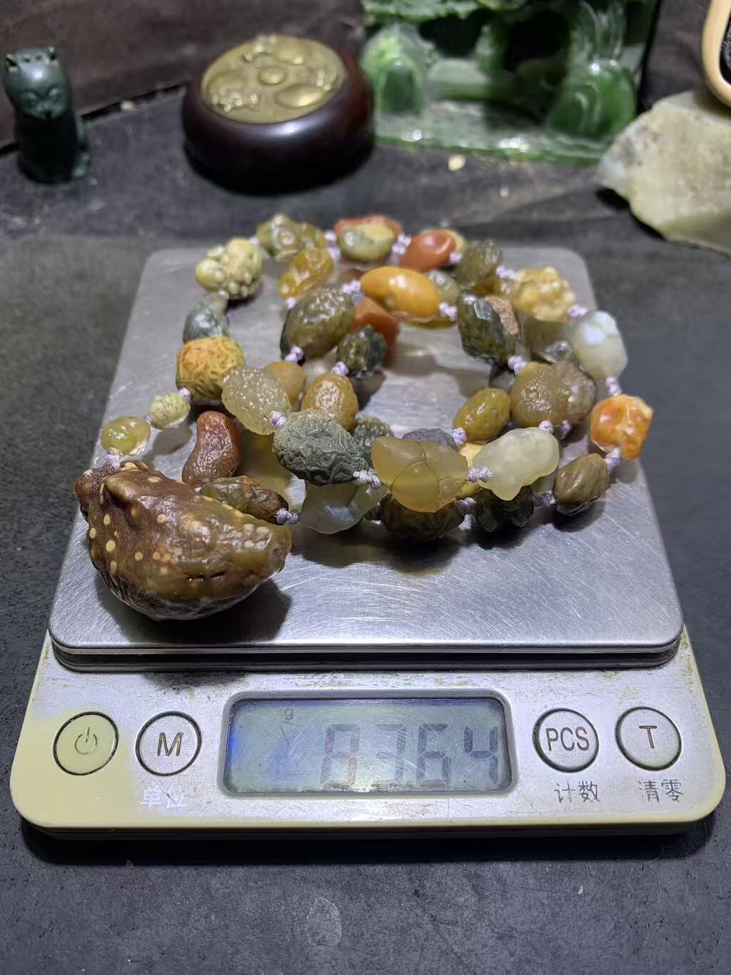 精美阿拉善多彩筋脉石玛瑙高玉化鱼籽纹吊坠项链一条，