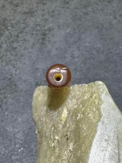 高玉化酒红色缠丝玛瑙通货直桶，桶珠一颗， 高玉化酒红色缠丝玛瑙通货直桶，桶珠一颗，