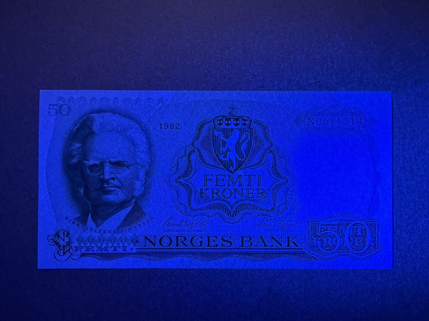 《艾美收藏》第229期-1.18周日外币荟萃 挪威50克朗 UNC 1982年 挪威戏剧家比昂松 有一处小纸张点 尾1314