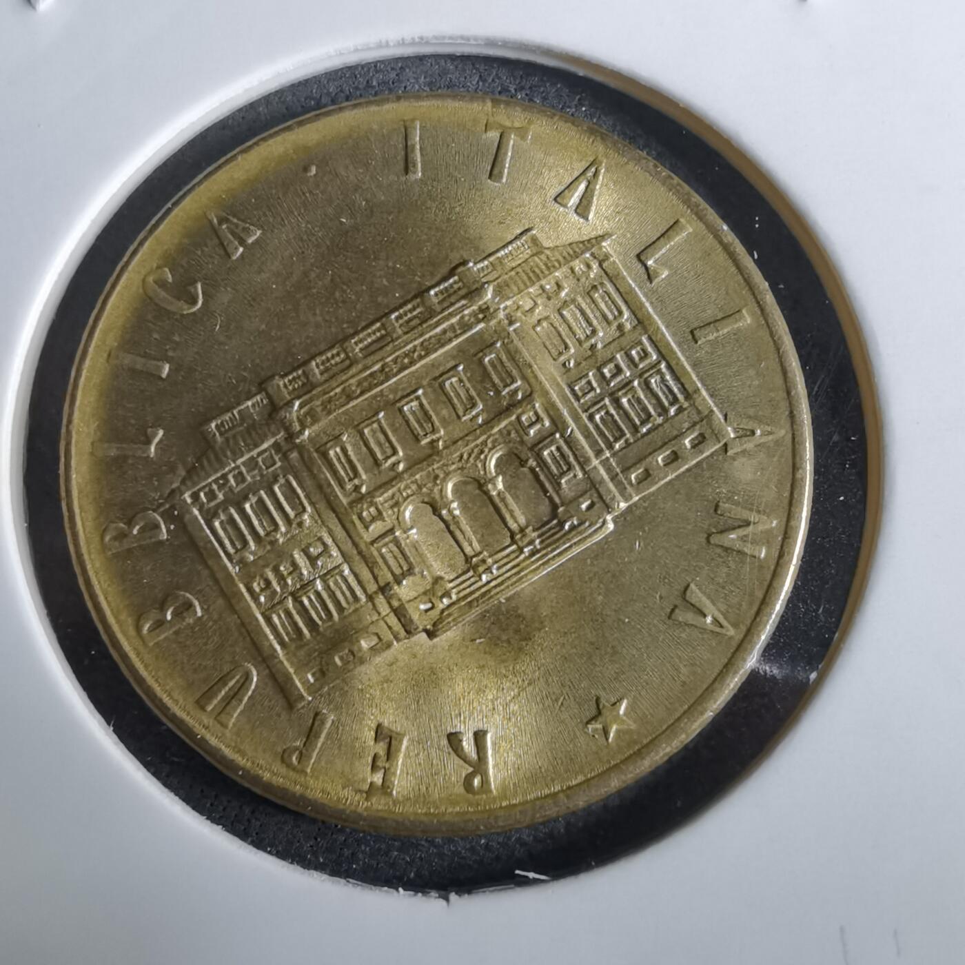 沼泽如烟--第961场 意大利1981年200里拉