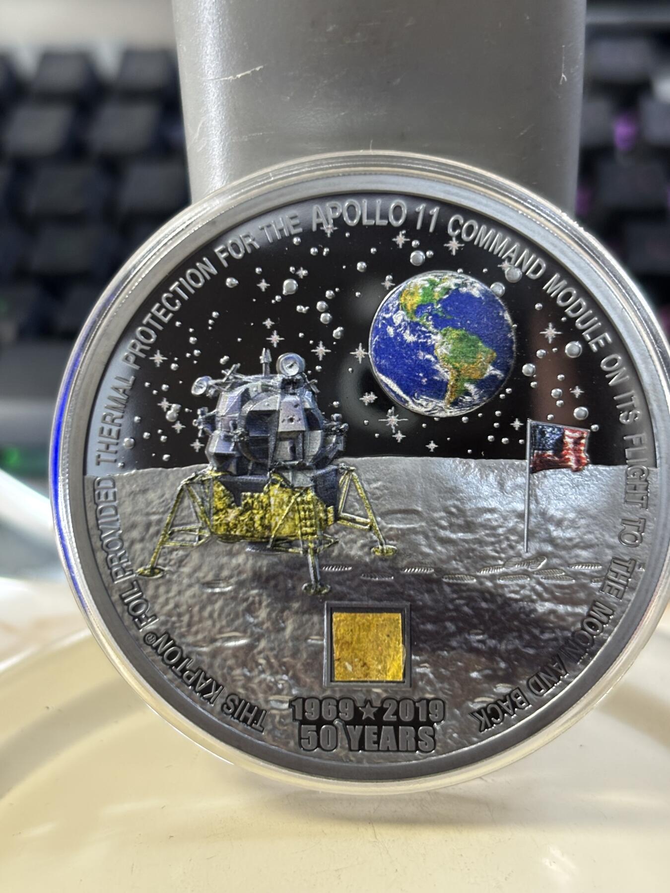 第188期拍卖 库克2019年阿波罗11号登月50周年镶锡箔3盎司银币，999银，发行205枚
