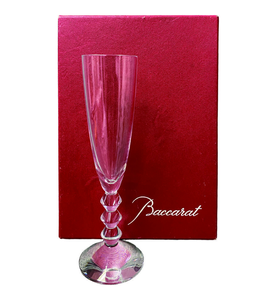 上海拍卖行2025年秋季古董珍玩拍卖会 法国Bcaccrart经典款水晶高脚香槟杯(H:22.6cm,全新,原装盒,杯口有瑕)