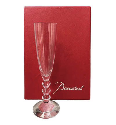 上海拍卖行2025年秋季古董珍玩拍卖会 - 法国Bcaccrart经典款水晶高脚香槟杯(H:22.6cm,全新,原装盒,杯口有瑕)