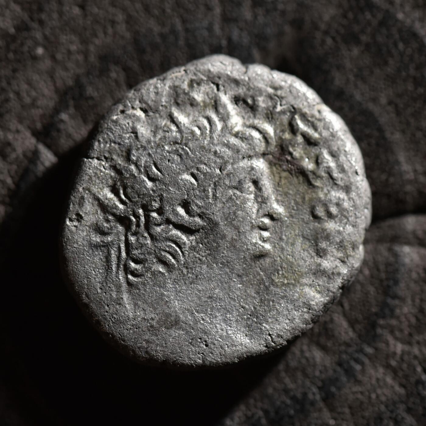 【良泉】【春节前最后一场】2月5日晚19.30点开拍！208组，本场结束后预存钱币的朋友请告知，将连同本场拍品一起邮寄，预祝诸位春节愉快！ 【藏家出品A】12.89克，古罗马帝国，埃及行省，公元 65-66 年【暴君 尼禄】打制【少见】背象盔头像，四德拉克马银币，亚历山大港造币厂打制