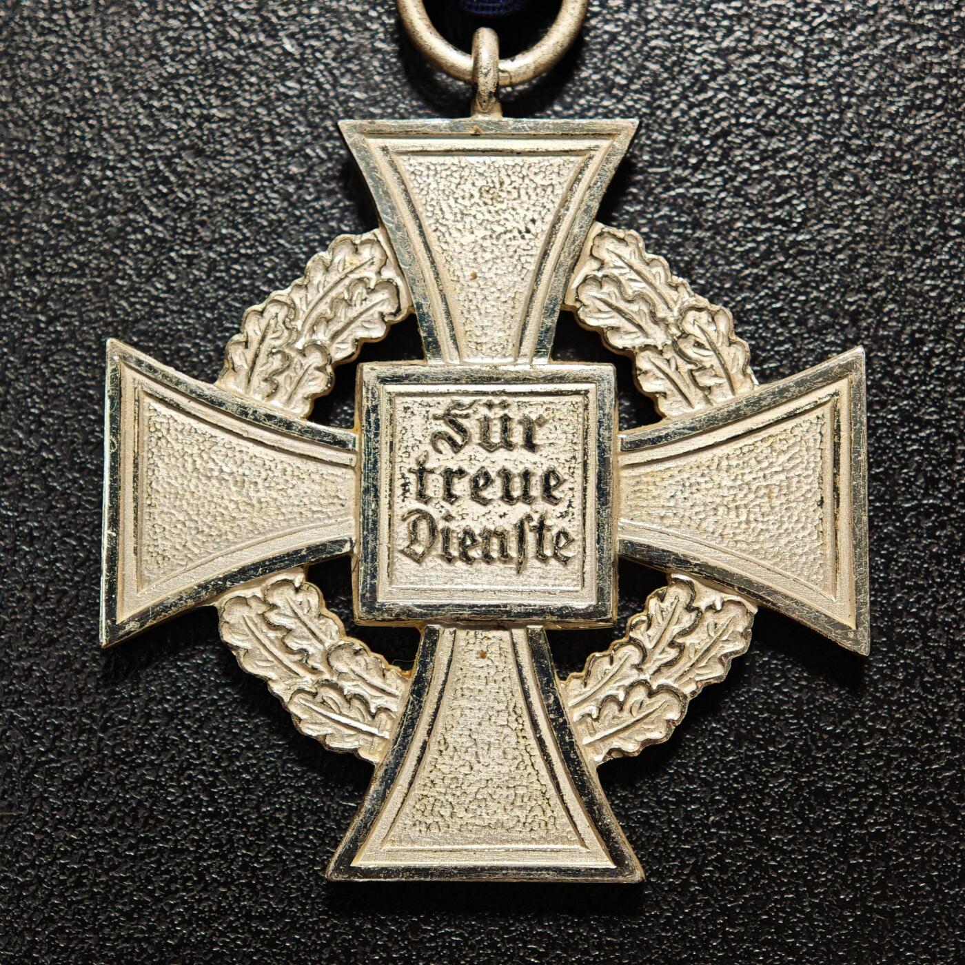 【德藏】世界币章拍卖第162期（拍品征集中~欢迎藏友联系）  德国民族社会主义工人党25年服务公务员奖章 直径约：40.8mm/仅章；重约：20.5g（原图请联系客服）