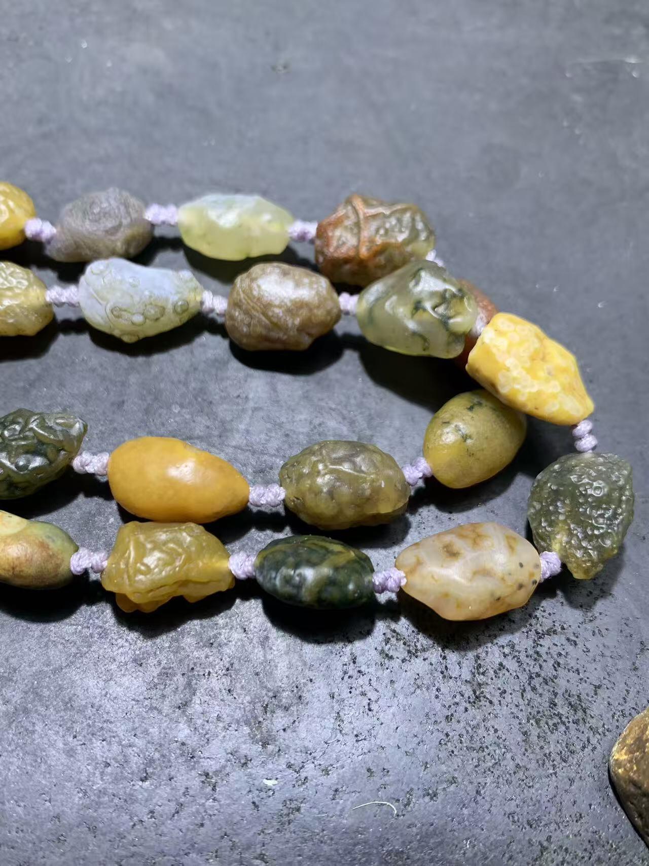 精美阿拉善多彩筋脉石玛瑙高玉化鱼籽纹吊坠项链一条，