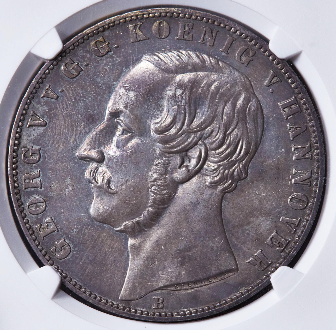 【俄甄集藏】“万象更新、马呈祥瑞”迎新春俄甄精品场-2026年(047)01-21 星期三 晚 19:30 全场包邮 德国汉诺威1866年格奥尔格五世B版双神兽盾徽2泰勒大银币，NGC MS62，酱彩老包浆，名誉品种