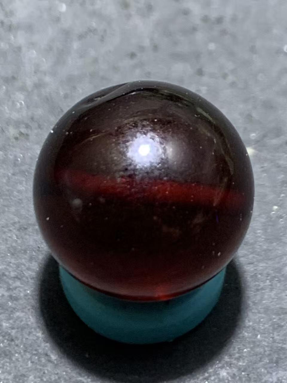 天然乌克兰血珀通货圆珠一颗，