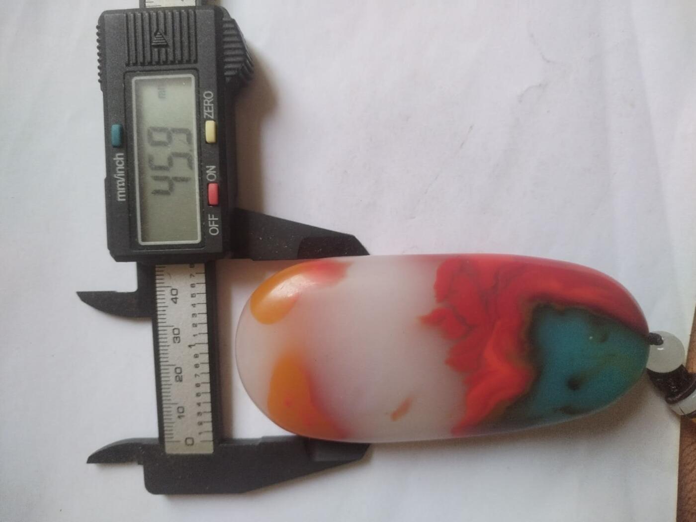 玉石 手镯 手串 手链 中国红  七彩玉手把件。