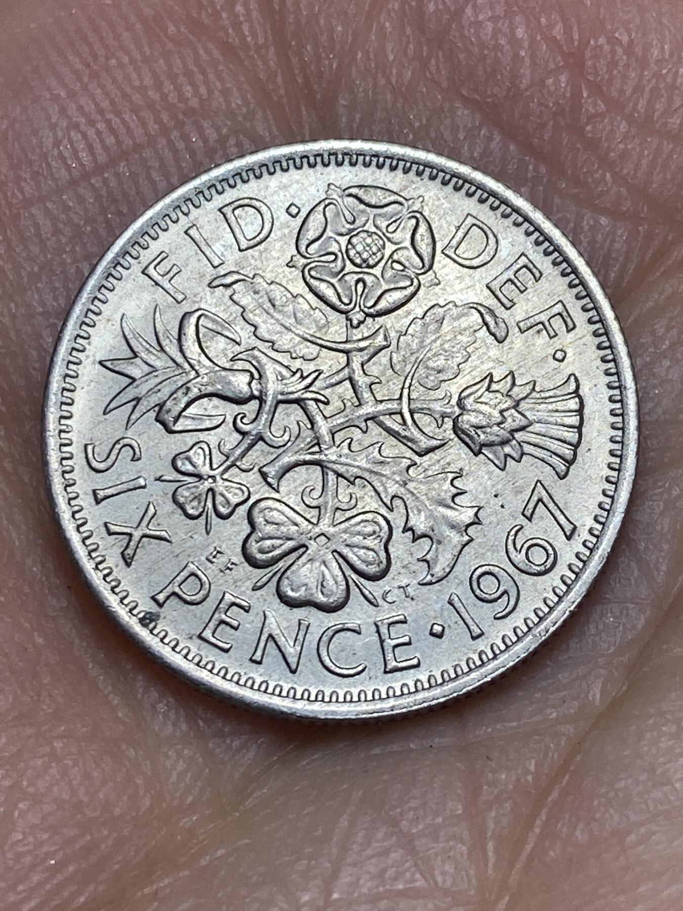 2026年第八场(总第一百七十七场）外国好品散币场(免佣金) 英国🇬🇧1967年6便士(伊丽莎白二世青年桂冠第二版，普制币关门年)