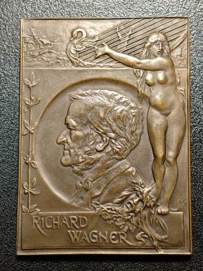 【德藏】世界币章拍卖第162期（拍品征集中~欢迎藏友联系） - 1895年 奥地利音乐家理查德·瓦格纳矩形纪念铜章 雕刻家Franz Xaver Pawlik作品 外拍高价 包浆温润 直径约：43.8mm×60.3mm；重约：64.6g