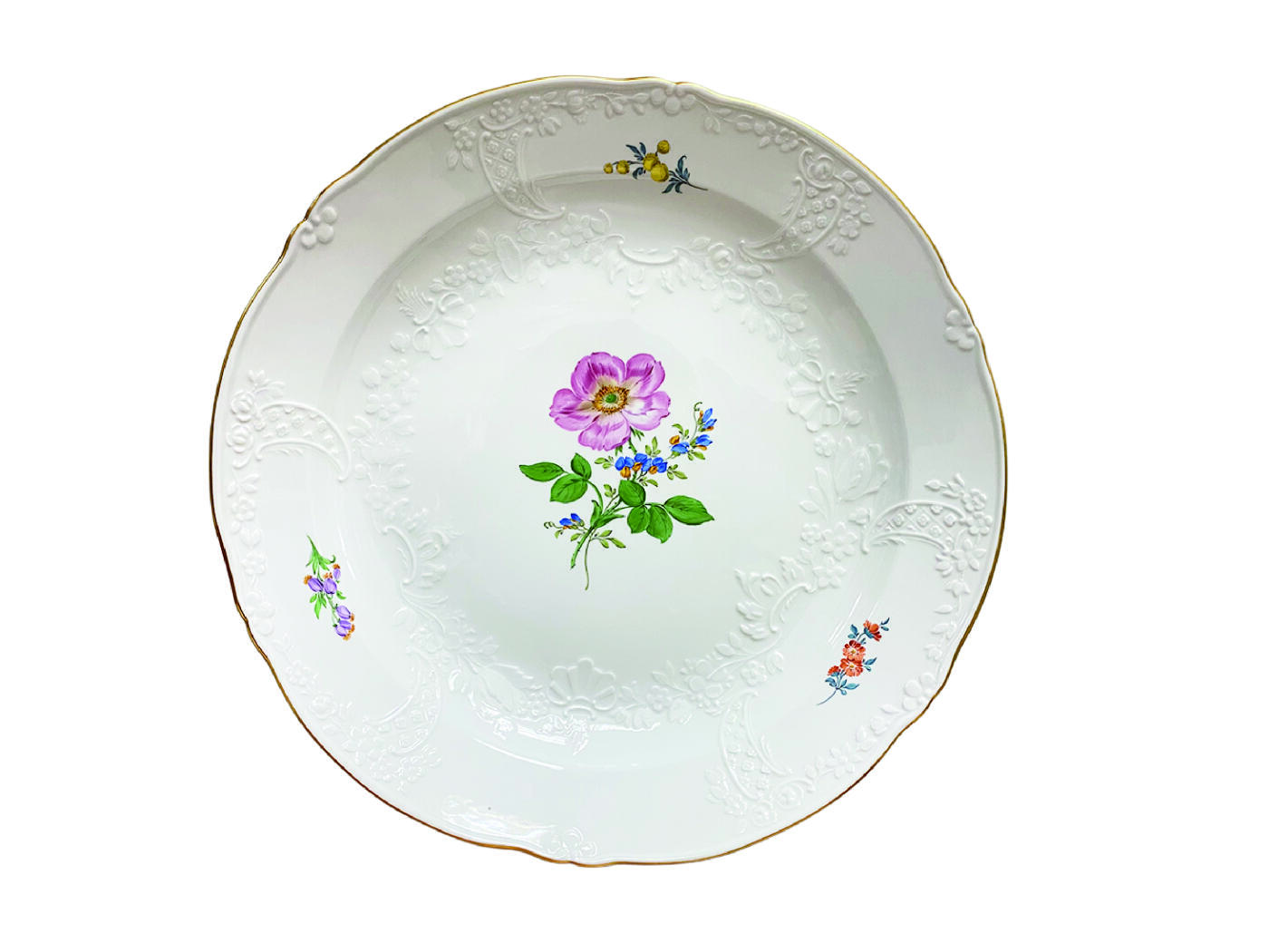 上海拍卖行2025年秋季古董珍玩拍卖会 德国梅森(东德时期)彩绘德国之花浅浮雕描金特大果盆(直径:35.8cm)