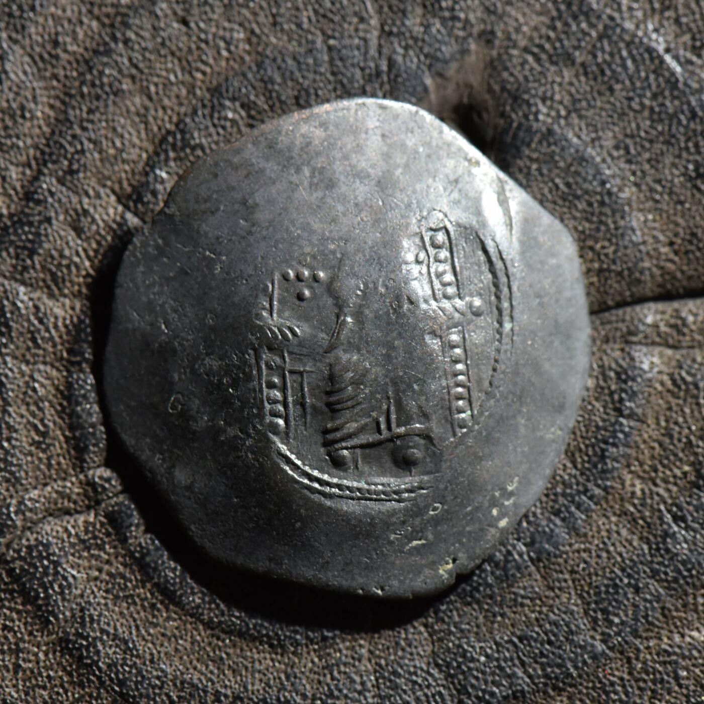 【良泉】【春节前最后一场】2月5日晚19.30点开拍！208组，本场结束后预存钱币的朋友请告知，将连同本场拍品一起邮寄，预祝诸位春节愉快！ 【藏家出品B】拜占庭帝国 公元1185-1195年 伊萨克二世 特拉奇铜币，3.4克