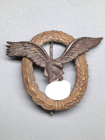 小驴勋章奖章收藏1月17日周六晚六点拍卖（珍爱和平，收藏战争，铭记历史，勿忘国耻，忠党爱国。有偿代拍，送拍规则在简介最后，参拍须阅读规则后再参拍，关系到运费包装发货时效真假辨别等关键信息，拍卖时不再发原图，看大图店主微信码在拍卖店铺介绍里） - 德国WWII空军飞行员奖章，FLL厂Type-2b版，生产时间为1940-1942年，镀层氧化露出铜底色