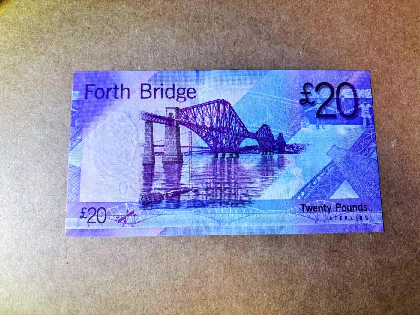 【Blue Auction】世界纸币精拍第776期——18级TOP拍卖/信誉/品质/专业/高效💫 【一组5张AA冠000009个位号全同套极罕见 含IBNS获奖钞 20镑有行长及司库长Stevenson & Matthew亲笔签名非常罕见 收藏级】苏格兰 2007年5-100镑 设计精美 全新UNC 油墨凹凸感非常好 单张9号的获奖钞价值就非凡（100镑水印处非受潮原因的荧光极轻微一小点反应 之前遇到过多张类似的苏格兰纸币都给了66分影响不大）