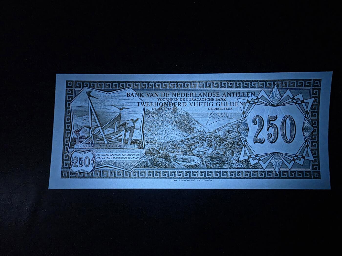 叁拾收藏第34期 安的列斯1967年250盾  UNC