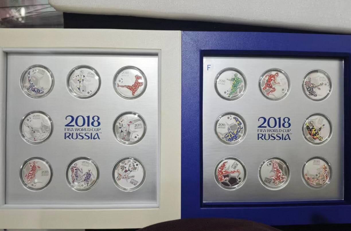 洪涛臻品批发群 精选邮票限时拍卖第1228期  2018俄罗斯世界杯纪念银章套装，包装完好，每个银章1克，共21枚银章，共计21克，Ag999银，官方发行有鉴定证书。有一定收藏价值。2018世界杯期间购入价格1100多元。共购入两件，此拍品为其中一件，不带发票《此拍品包邮》