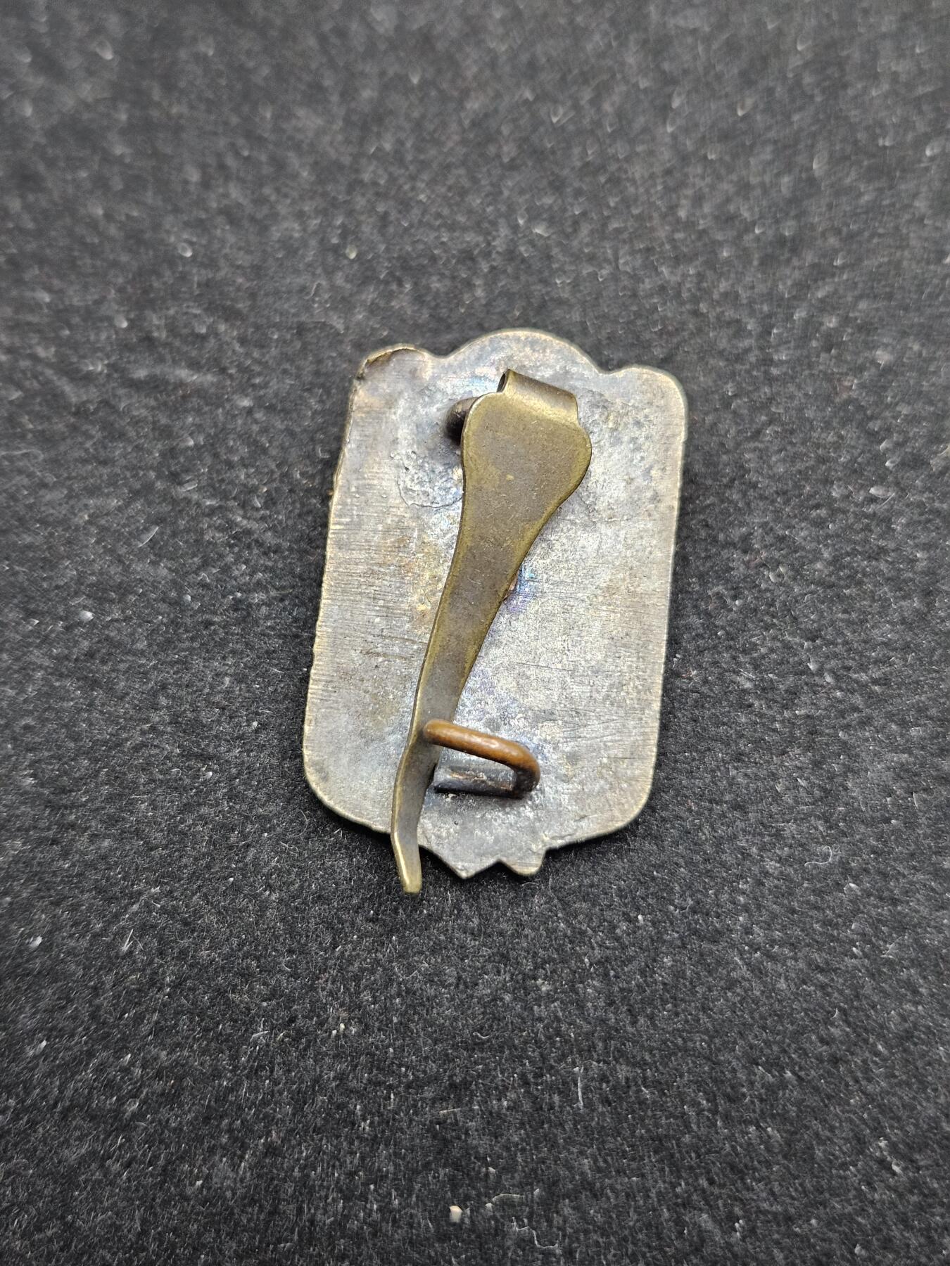 0元起拍勋章 第326期 咸鱼国勋章拍卖专场 1月18日（周日）下午6：00开始 战时在乡军人会徽章