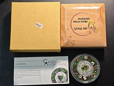 【德藏】世界币章拍卖第162期（拍品征集中~欢迎藏友联系） -  2017年 库克玻璃艺术高浮雕彩色精制纪念大银币 原盒 原证书 65mm 20g 999银