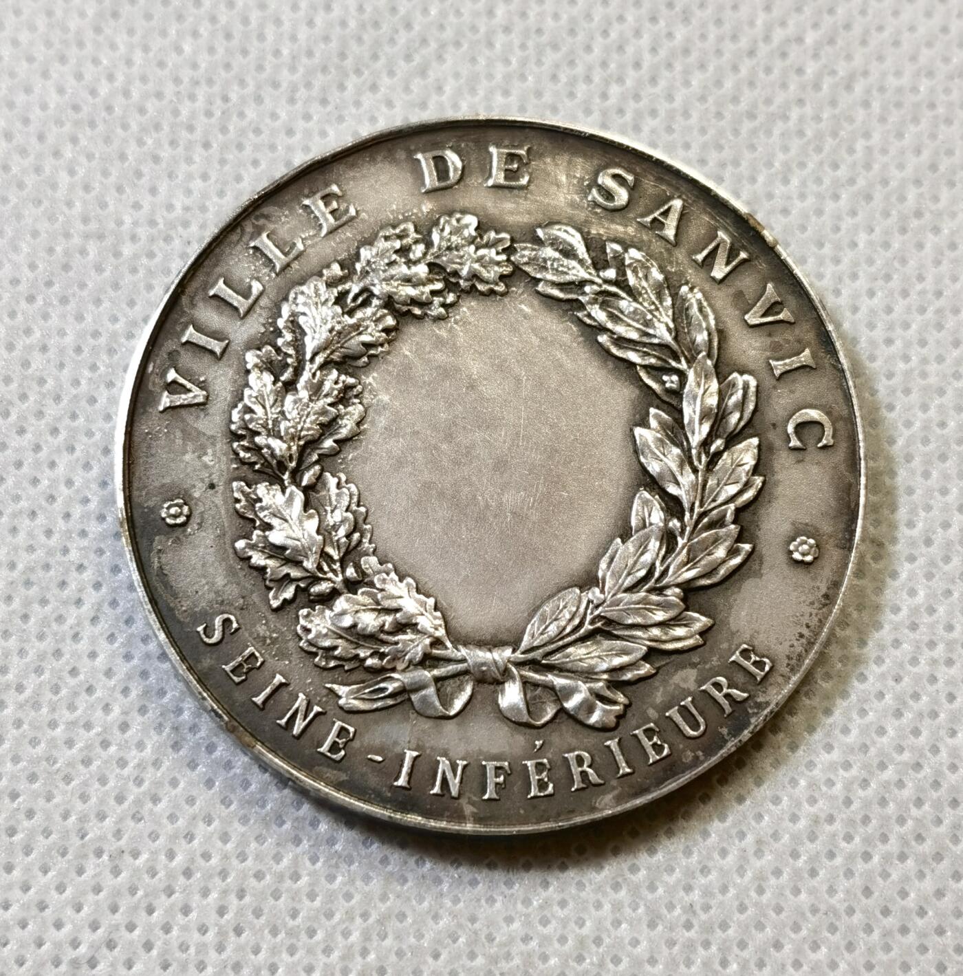 甄臻铺-世界币章拍卖（第48期）精品场拍品征集中，送拍享返佣金等优惠多多