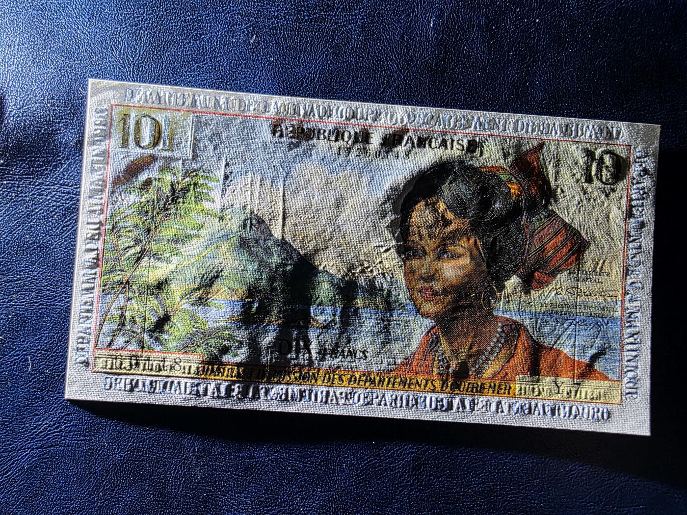 叁拾收藏第34期 法属安的列斯10法郎  UNC