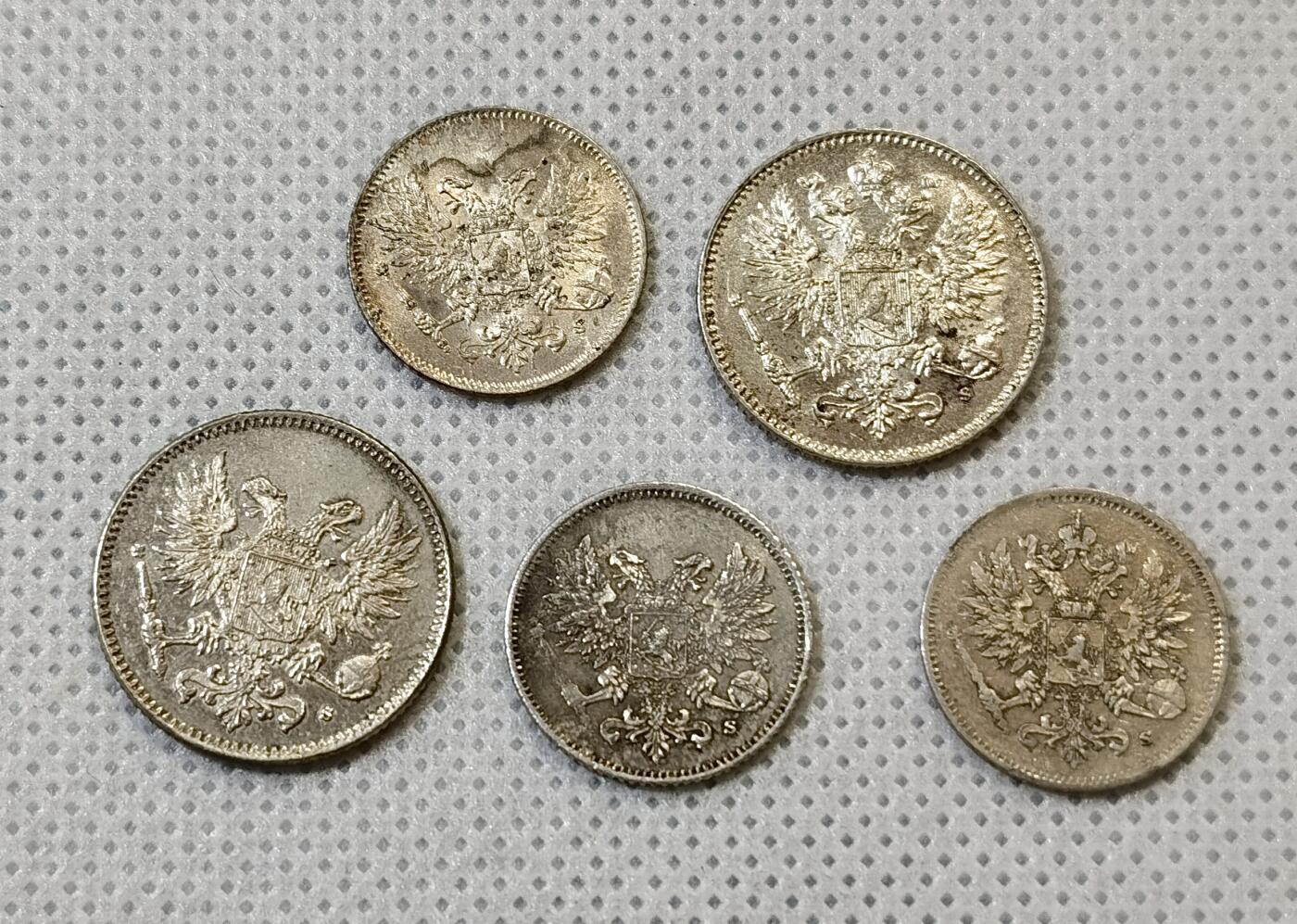 甄臻铺-世界币章拍卖（第48期）精品场拍品征集中，送拍享返佣金等优惠多多 五枚一组，俄占芬兰25芬尼银币×3  50芬尼×2 unc品相，转光底板都不错，品相如图