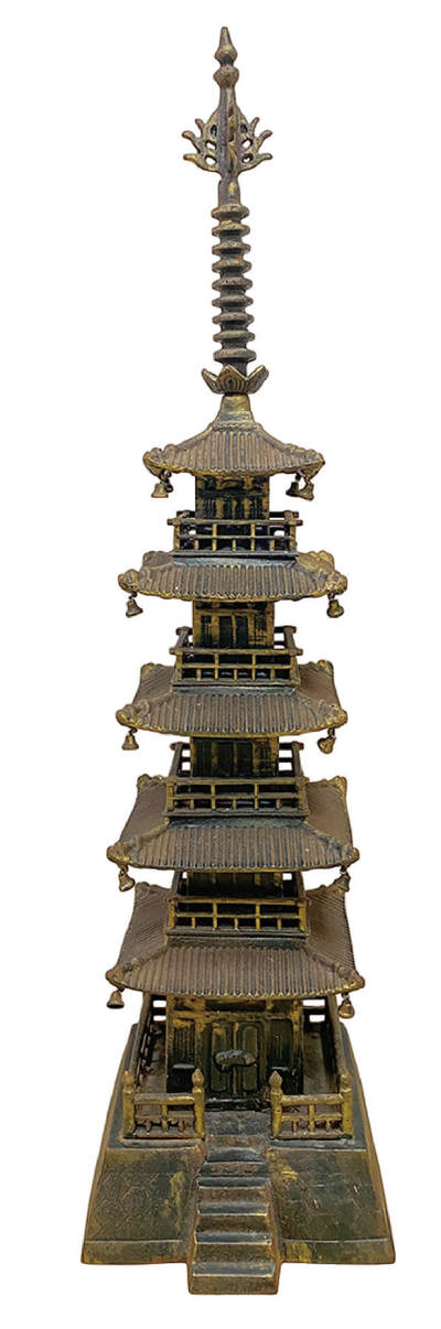 上海拍卖行2025年秋季古董珍玩拍卖会 - 日本明治时期唐风五重风铃宝塔(H:80.5cm)