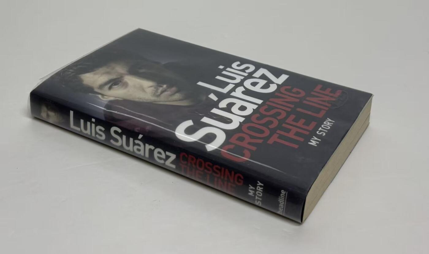 零元拍：龅牙苏 路易斯.苏亚雷斯亲笔签名自传《Crossing the line》
