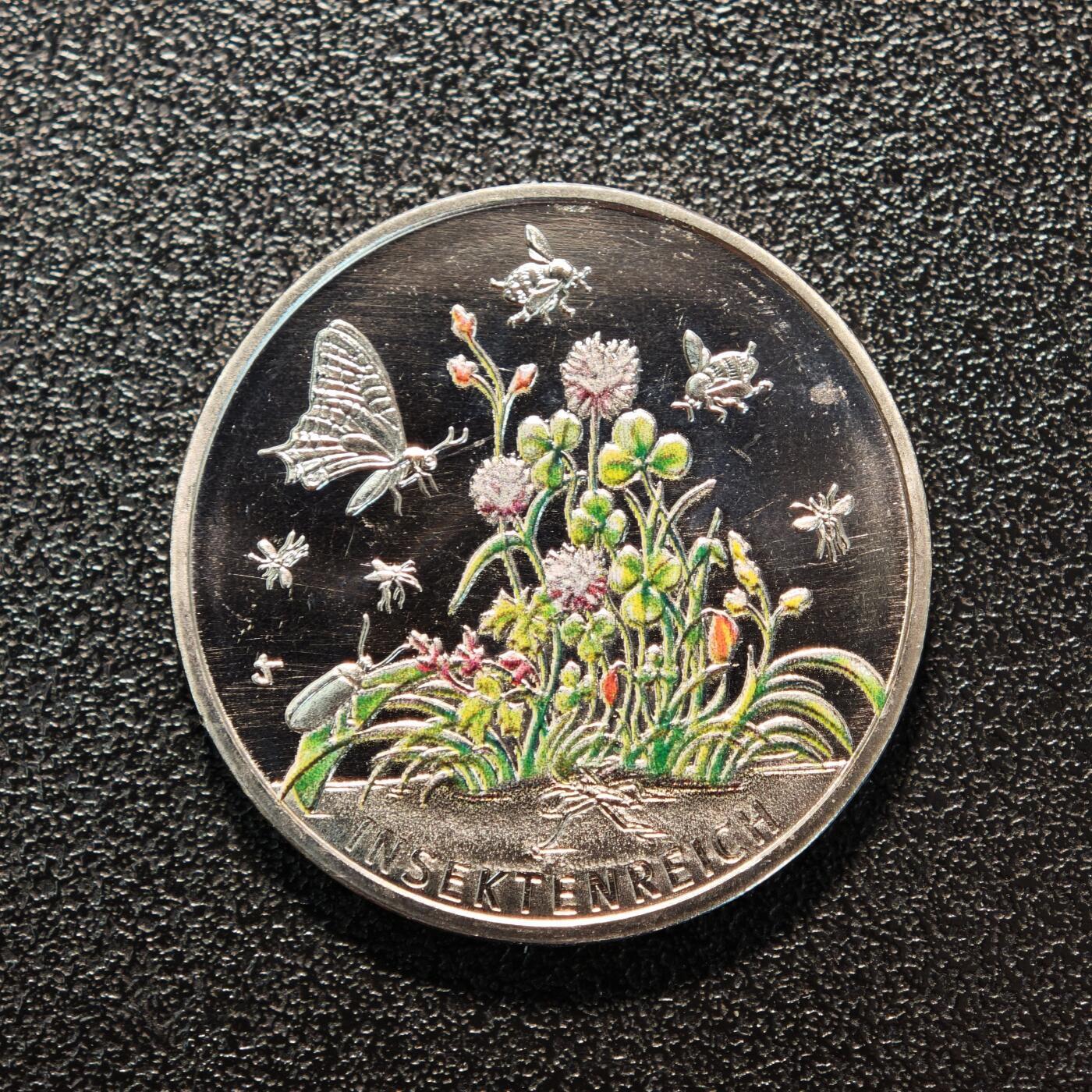 【德藏】世界币章拍卖第162期（拍品征集中~欢迎藏友联系） 2022-23年 德国昆虫乐园局部彩色5欧元纪念镍币 3枚一组 直径约：27.2mm/枚；重约：9.6g/枚