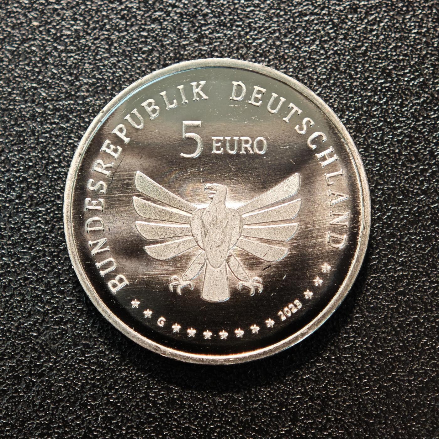 【德藏】世界币章拍卖第162期（拍品征集中~欢迎藏友联系） 2022-23年 德国昆虫乐园局部彩色5欧元纪念镍币 3枚一组 直径约：27.2mm/枚；重约：9.6g/枚