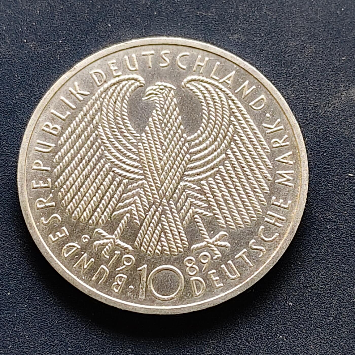 【全场包邮】纯粹捡漏拍494场 德国联邦德国1989年10马克共和国40周年纪念银币-带证书【33毫米15.5克，纯银价约194元（按20元银价折算）】
