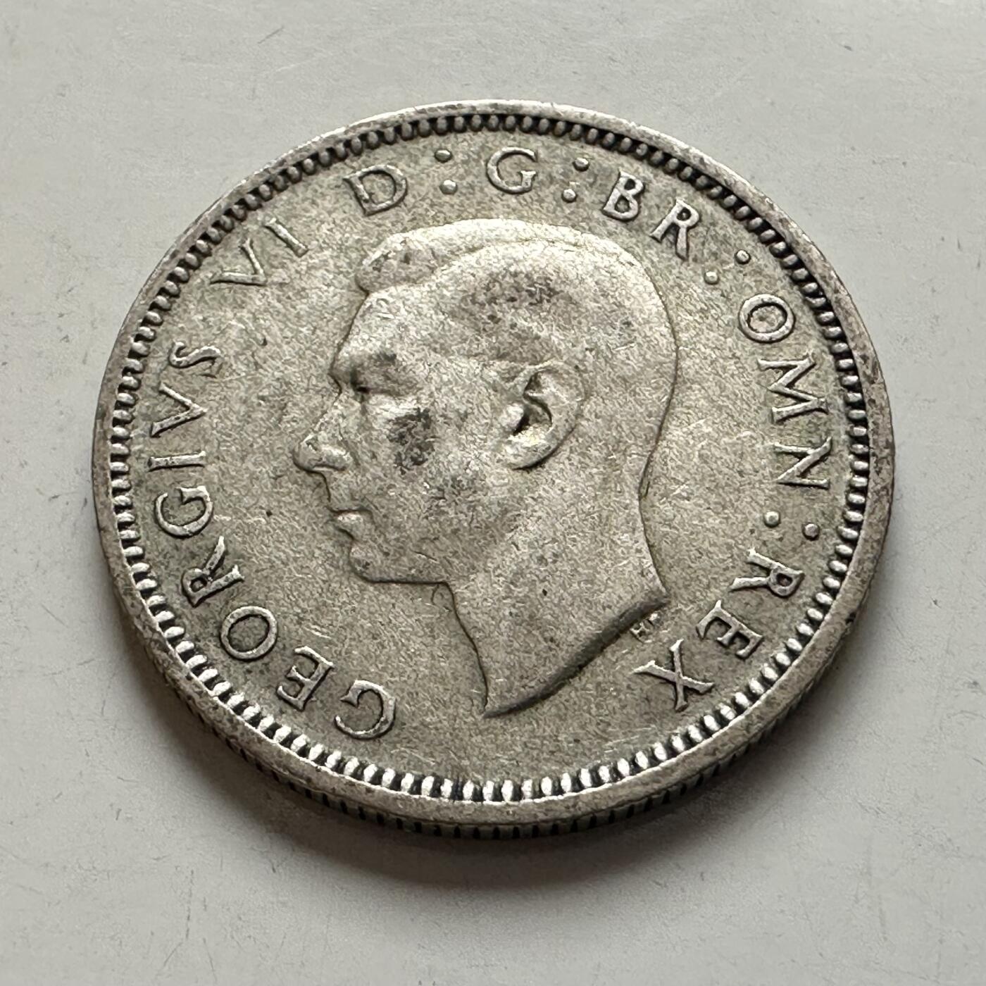 🌹外币初藏🌹🐯2026年第8场  每周二四六晚8️⃣点 接代拍 英国1944年6便士银币 2.8克50%银