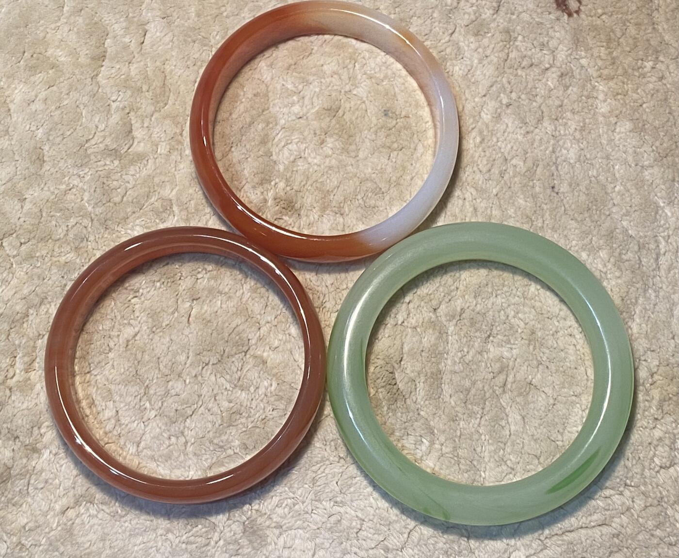 【旋风钱币】1月17日19:00准时开拍 精美欧洲币章、银币银章、第三帝国钱币等 全场包邮！ 3个精美手镯一起 直径8cm+7cm 如需细节图请联系