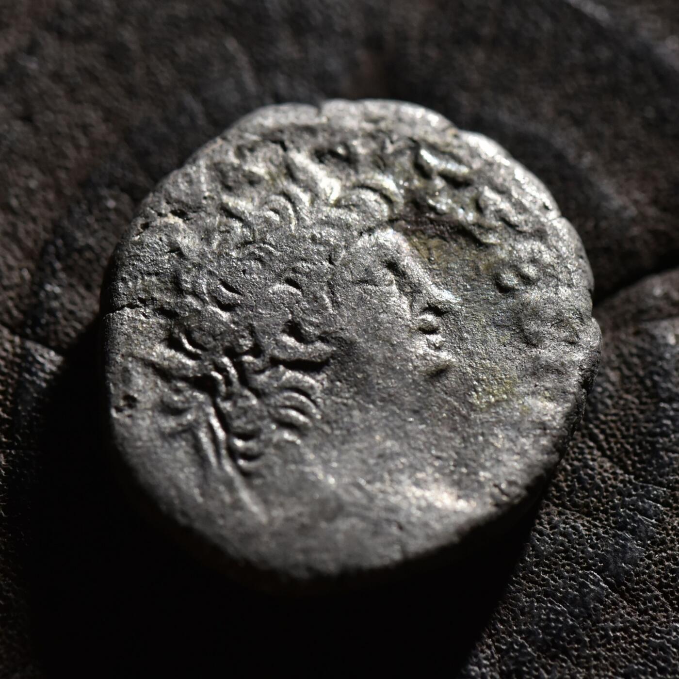 【良泉】【春节前最后一场】2月5日晚19.30点开拍！208组，本场结束后预存钱币的朋友请告知，将连同本场拍品一起邮寄，预祝诸位春节愉快！ 【藏家出品A】12.89克，古罗马帝国，埃及行省，公元 65-66 年【暴君 尼禄】打制【少见】背象盔头像，四德拉克马银币，亚历山大港造币厂打制