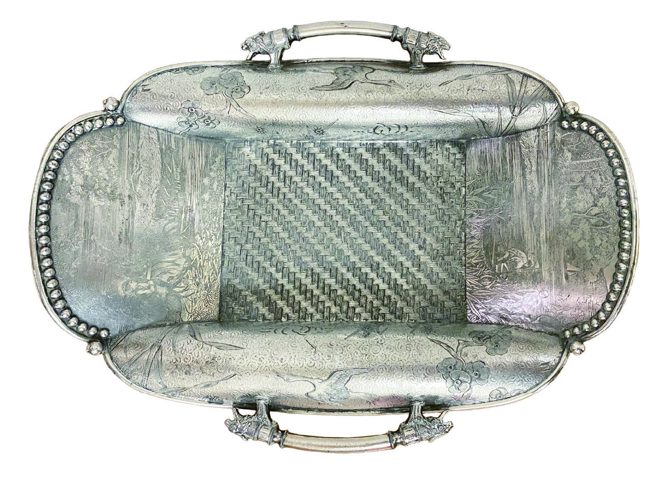 上海拍卖行2025年秋季古董珍玩拍卖会 19世纪英国Reed&Barton镀银手工錾刻编织纹兽耳四足果盘(L:32cm)