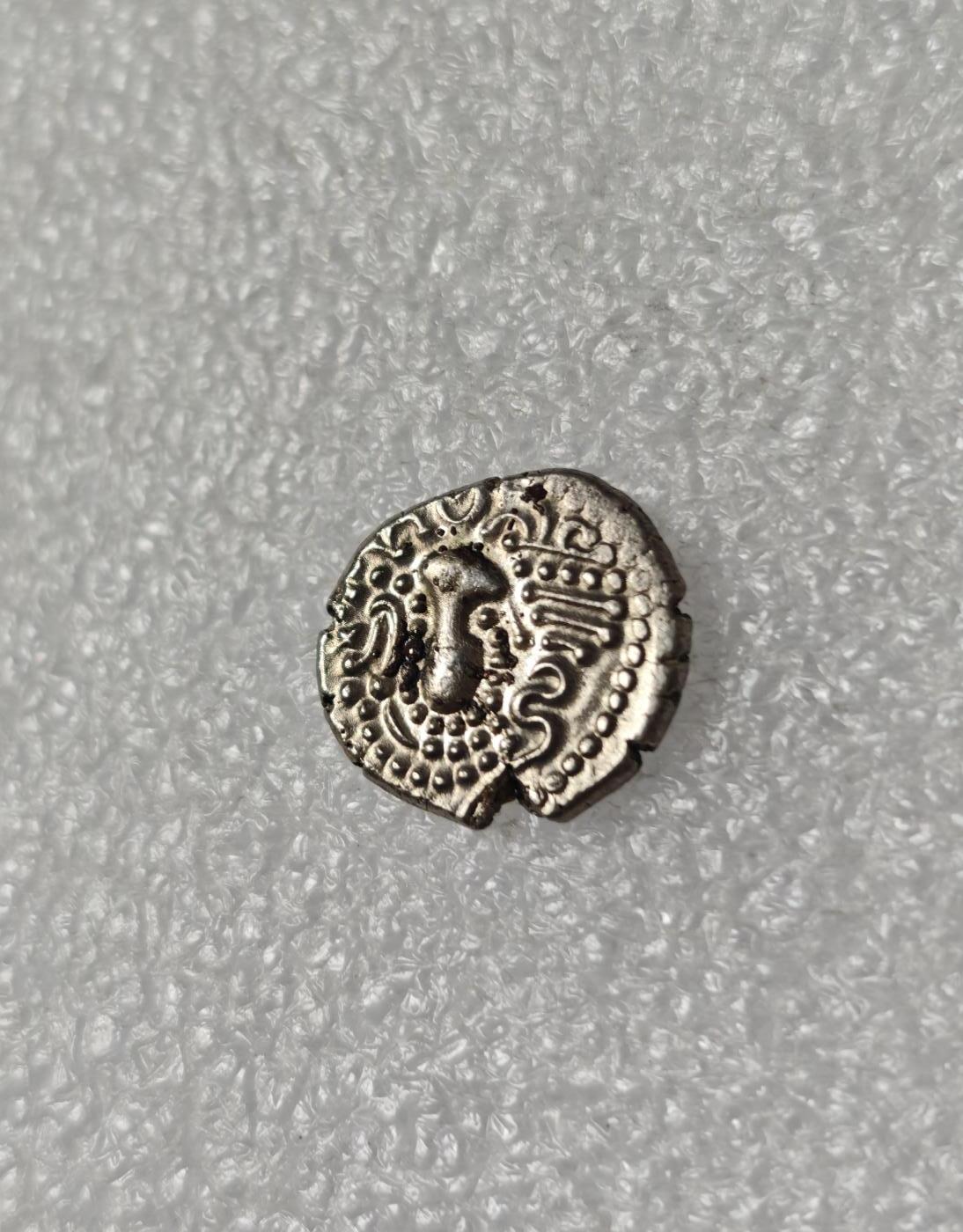 瓶子🏺第225期拍卖会  11世纪古吉拉特查拉建打制银币