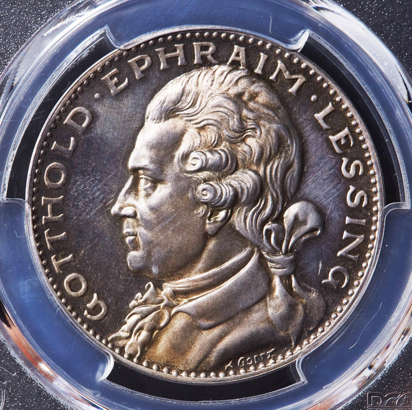 【俄甄集藏】“万象更新、马呈祥瑞”迎新春俄甄精品场-2026年(047)01-21 星期三 晚 19:30 全场包邮 德国魏玛1929年纪念作家莱辛诞辰200周年银章，PCGS SP63，黄油五彩老包浆，卡尔·哥茨作品，类精制底板，名誉品种