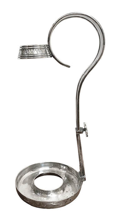 上海拍卖行2025年秋季古董珍玩拍卖会 - 19世纪英国镀银雕花红酒瓶手柄(可调节高度)