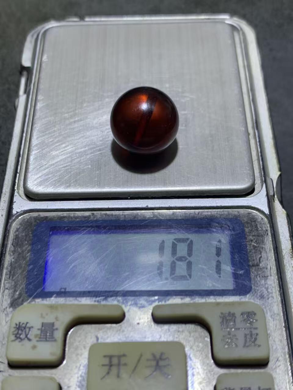 天然乌克兰血珀通货圆珠一颗，