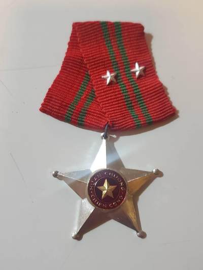 韵星假日拍卖第三十七期 -- Rimey Holidays Auction 37 - 越南社会主义共和国二级战功勋章 越中战争时期版本