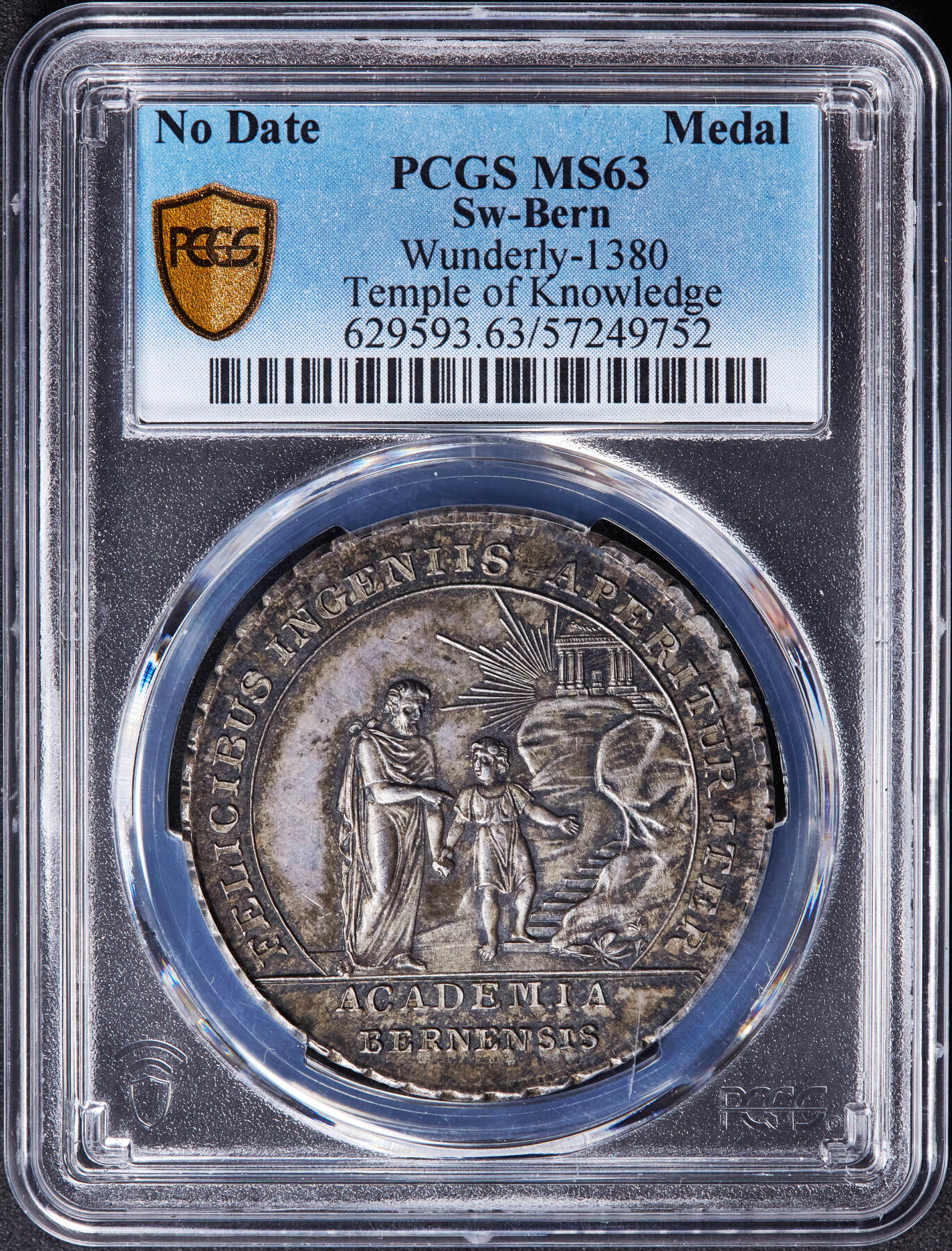 【俄甄集藏】“万象更新、马呈祥瑞”迎新春俄甄精品场-2026年(047)01-21 星期三 晚 19:30 全场包邮 瑞士18世纪末伯尔尼学院知识殿堂题材花边大银章，PCGS MS63，黄油酱彩老包浆，少见品种