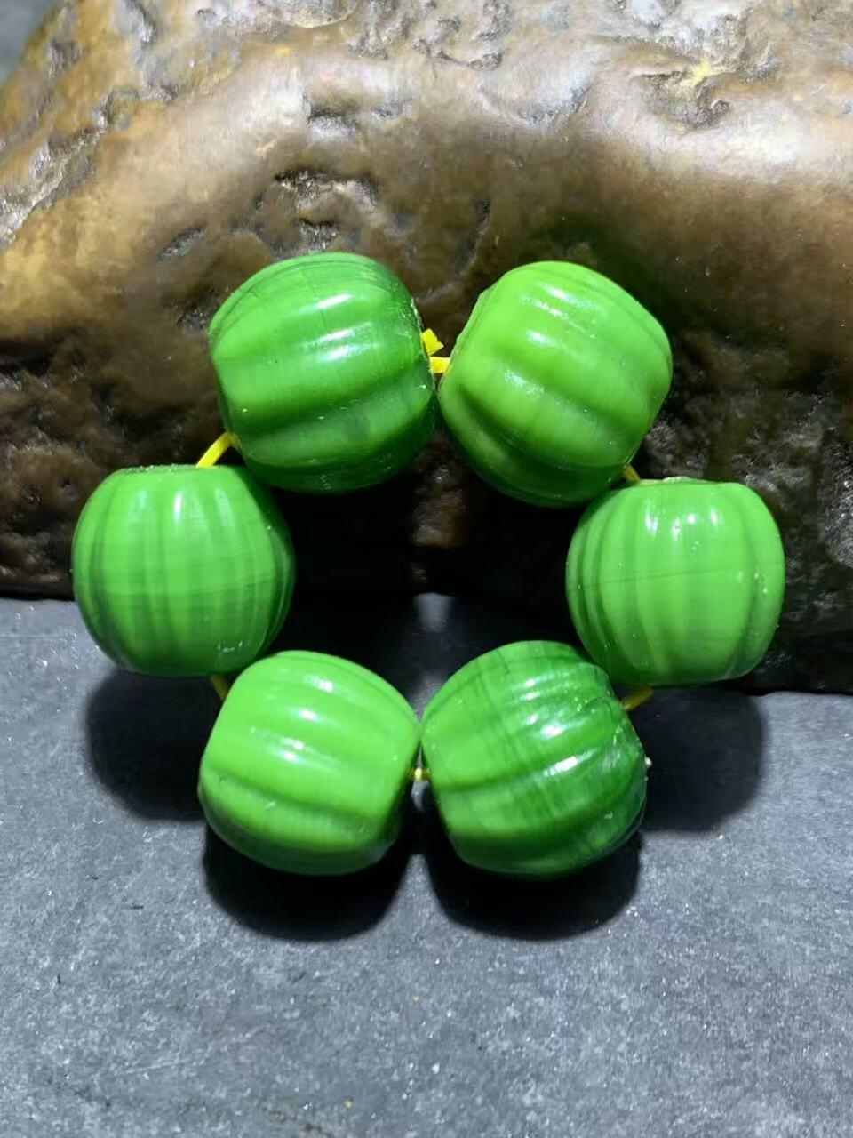 建国前后库存上等松石绿色琉璃瓜珠一组
