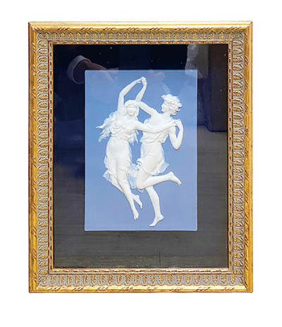 上海拍卖行2025年秋季古董珍玩拍卖会 - 英国Wedgwood碧玉畑石器PSP堆白人物瓷板画(14×21cm)