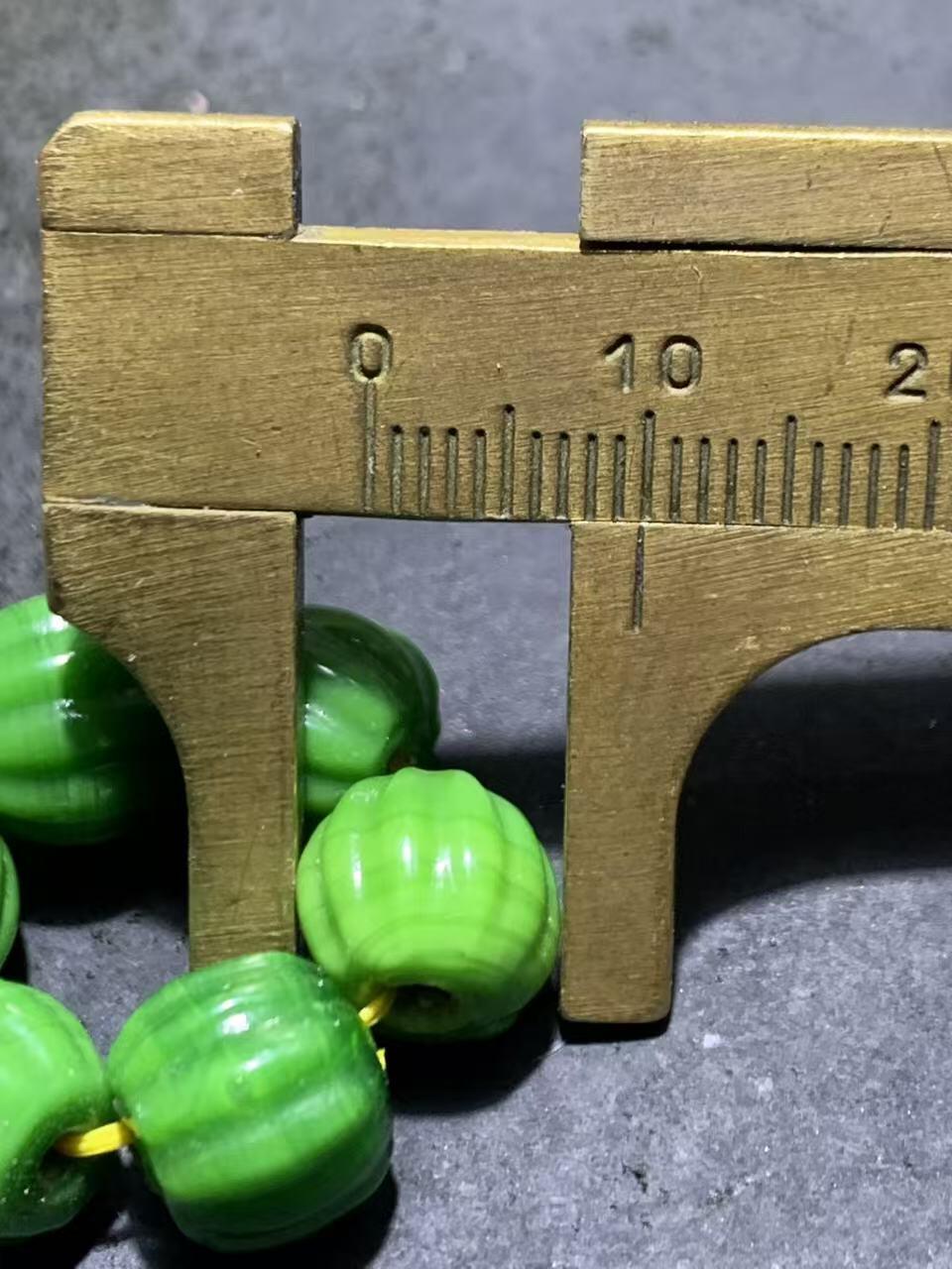 建国前后库存上等松石绿色琉璃瓜珠一组