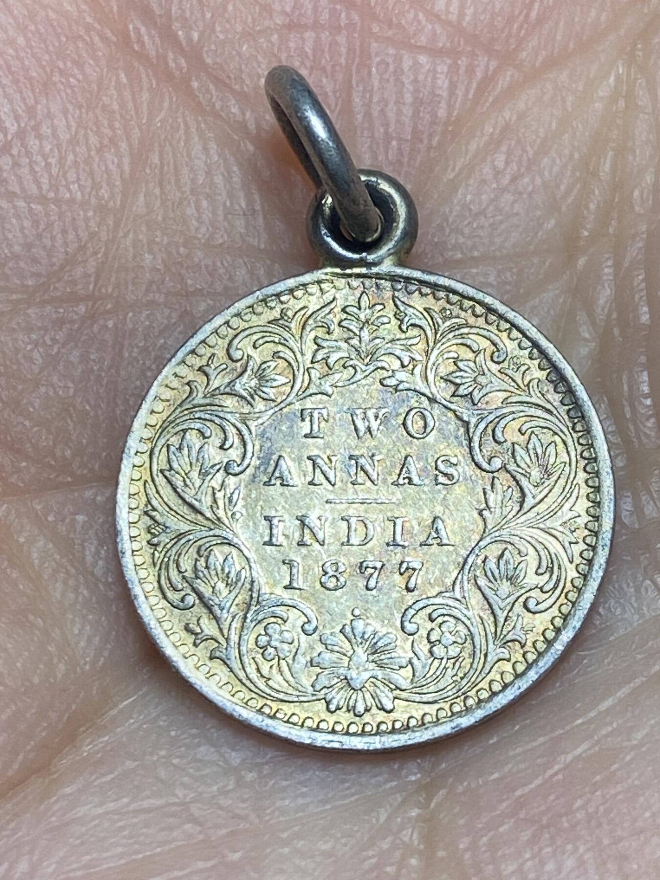 2026年第八场(总第一百七十七场）外国好品散币场(免佣金) 好品焊环–英属印度1877年2安娜银币(维多利亚女王中年带冠，首发年，917高银)