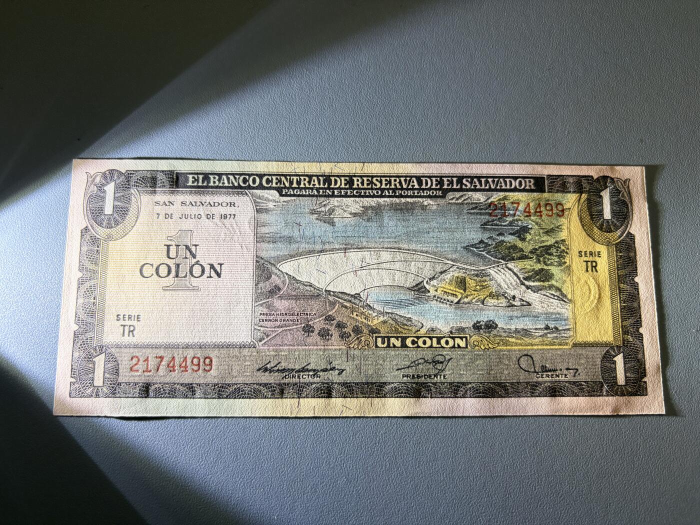 咖啡豆•收藏 2026年Jan_21th世界各国纸币拍卖 萨尔瓦多 1977年 1科朗 全新UNC 外国纸币