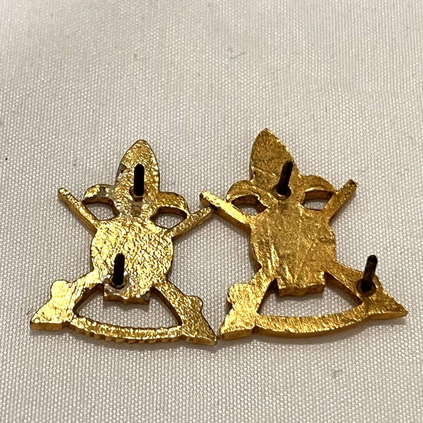 韵星假日拍卖第三十七期 -- Rimey Holidays Auction 37 国军宪兵金属领章