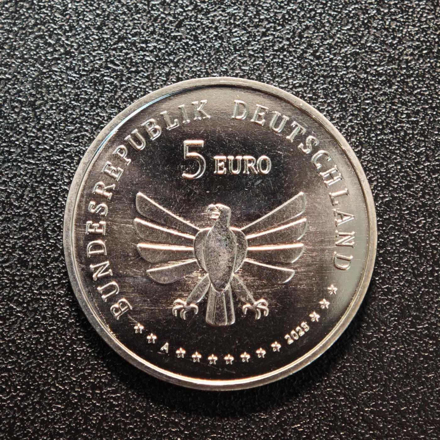 【德藏】世界币章拍卖第162期（拍品征集中~欢迎藏友联系） 2022-23年 德国昆虫乐园局部彩色5欧元纪念镍币 3枚一组 直径约：27.2mm/枚；重约：9.6g/枚