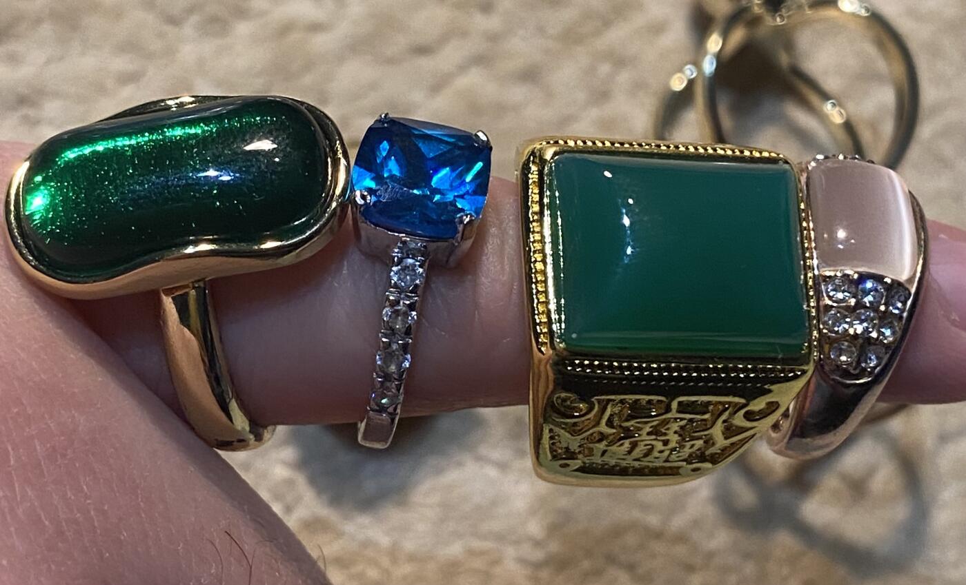 【旋风钱币】1月17日19:00准时开拍 精美欧洲币章、银币银章、第三帝国钱币等 全场包邮！ 9个精美戒指一起 如需细节图请联系