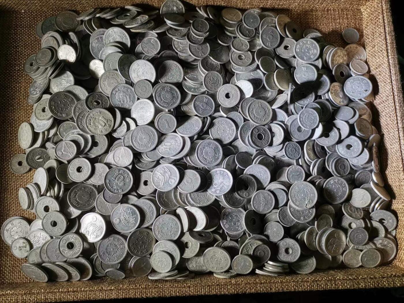 逸泉钱币2026A世界散币纸币纪念币专场A第一场 日本二战时期铝币一斤大概有300-350个